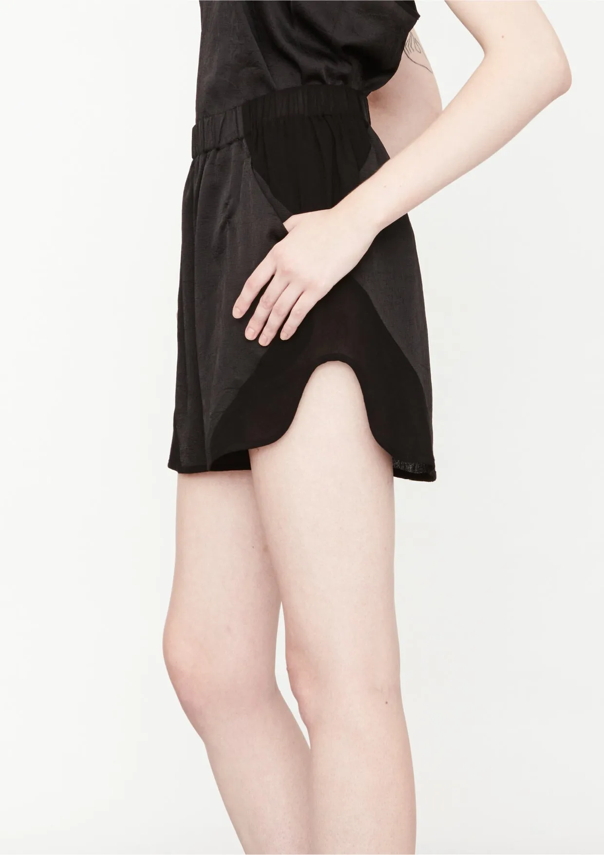 SHORTS - SHINY/MATTE black